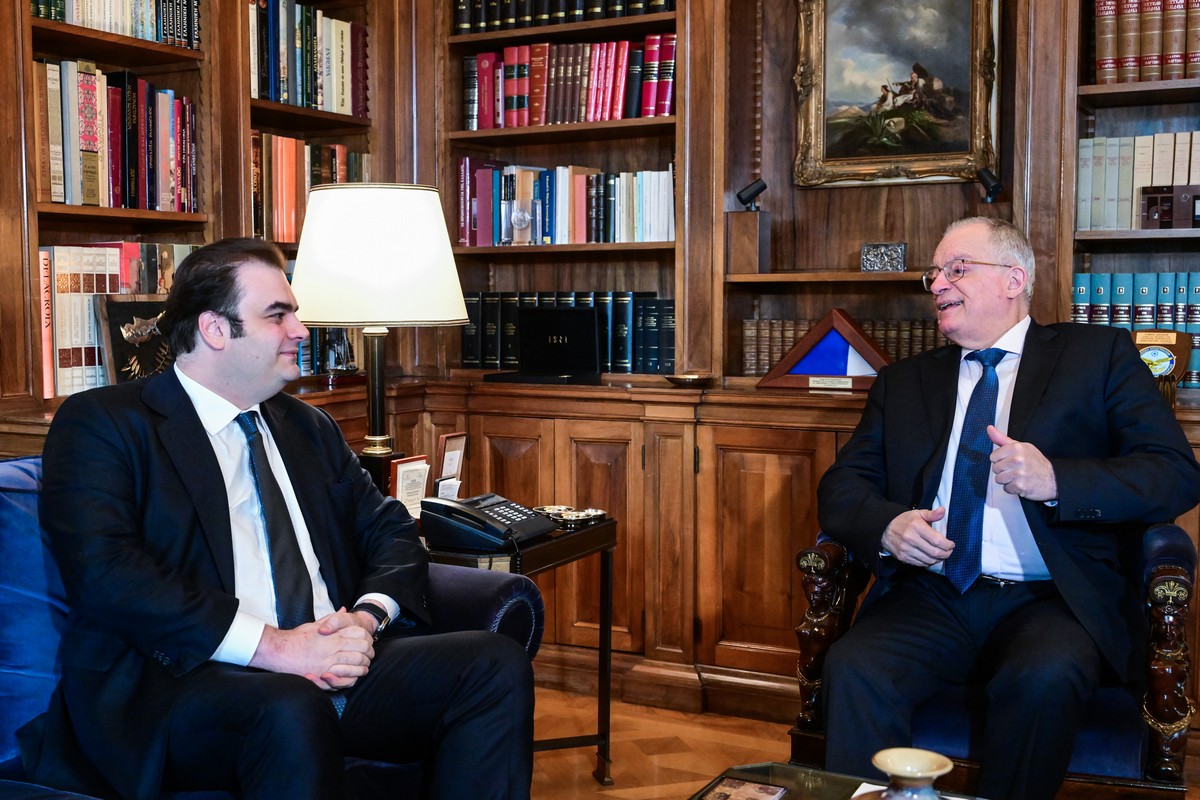 Πιερρακάκης σε Τασούλα: «Στόχος για το 2026 η ανάπτυξη να φτάσει σε κάθε σπίτι»