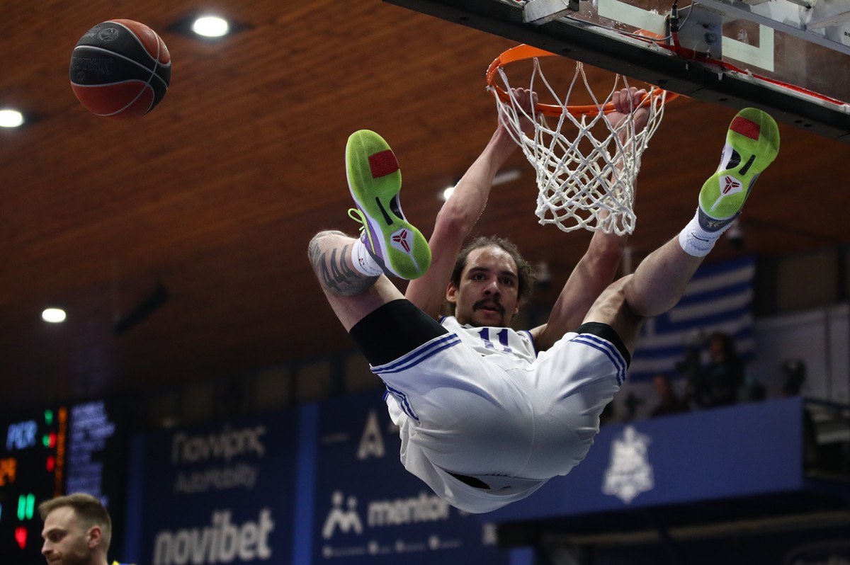 Φοβερός Ηρακλής «εξαφάνισε» το Περιστέρι στο κατάμεστο «Ιβανώφειο»