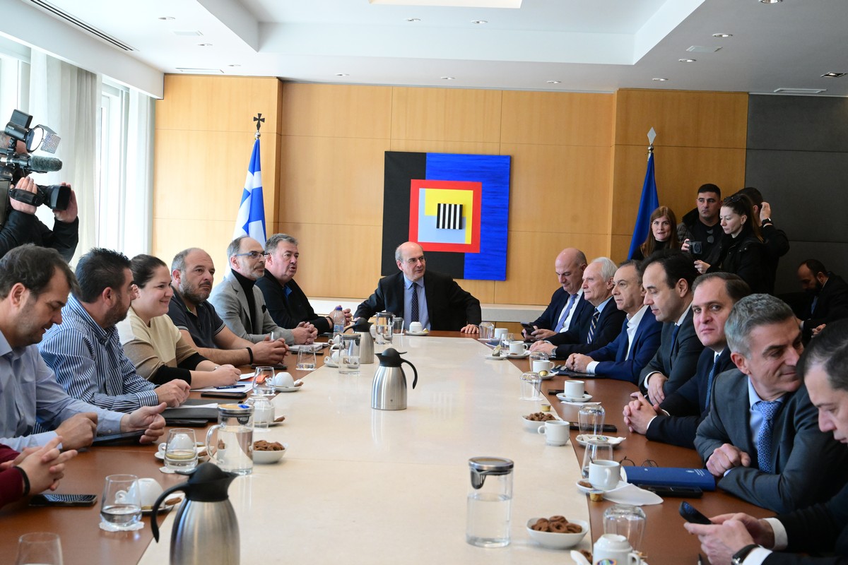 Ολοκληρώθηκε η συνάντηση αγροτών με Χατζηδάκη-Τσιάρα