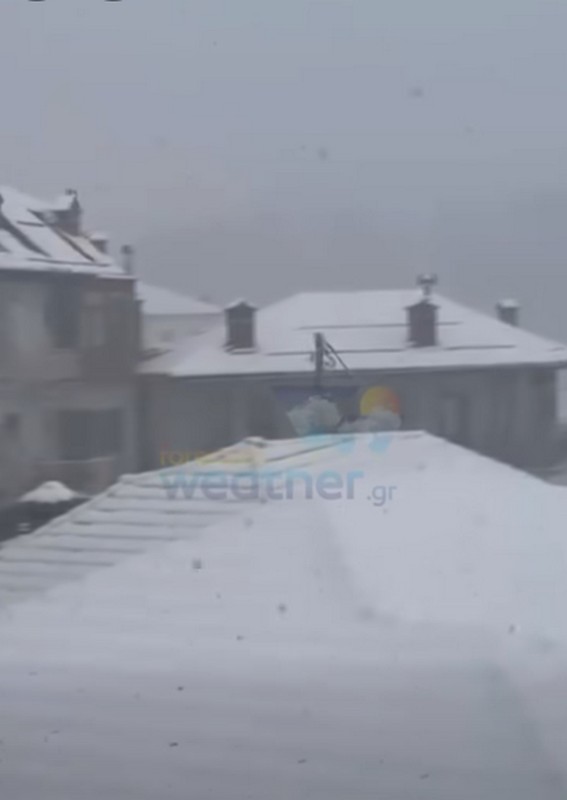 «Σαρώνει» η κακοκαιρία: Χιόνια, σφοδρές βροχοπτώσεις και πλημμύρες πλήττουν πολλές περιοχές (VIDEO)