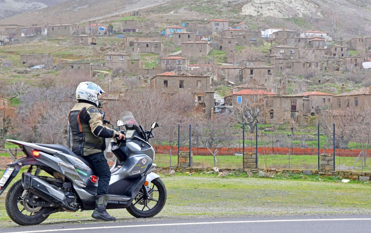 Στην Ίμβρο οδηγώντας 2.500 χλμ. με ένα scooter QJMOTOR FORT 350 EVO (VIDEO)