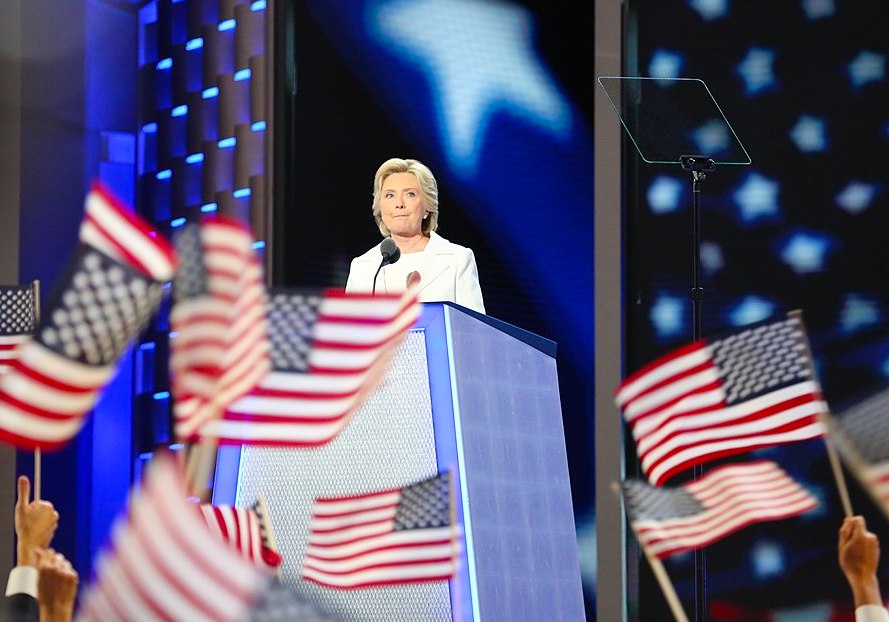 Χίλαρι Κλίντον: «Δεν έχω συναντήσει ποτέ τον Έπστιν – Ο Μπιλ δεν γνώριζε τίποτα»