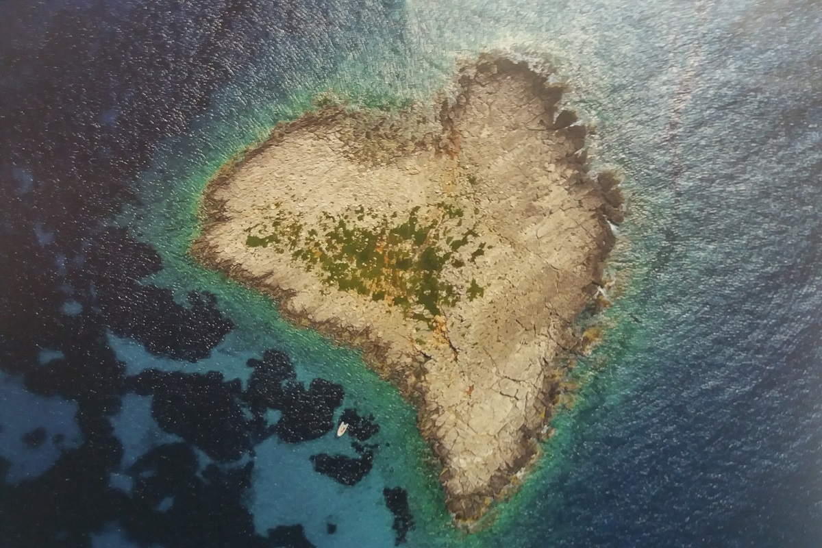 Άγιος Βαλεντίνος: Πέντε τοπία σε σχήμα καρδιάς σε ελληνικούς προορισμούς