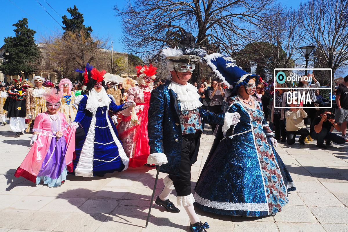 Απόκριες στα νησιά: Γέροι, Κορέλες, άρματα και το κάψιμο του Βασιλιά Καρνάβαλου