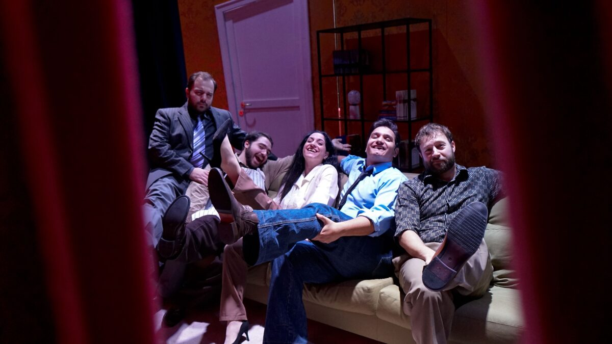 «Δείπνο Ηλιθίων»: Με νέες παραστάσεις στο Metropolitan: The Urban Theater