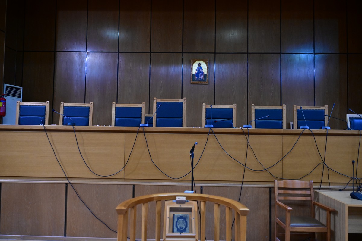 Ελεύθεροι οι τρεις ανήλικοι για τον εκρηκτικό μηχανισμό σε σχολείο