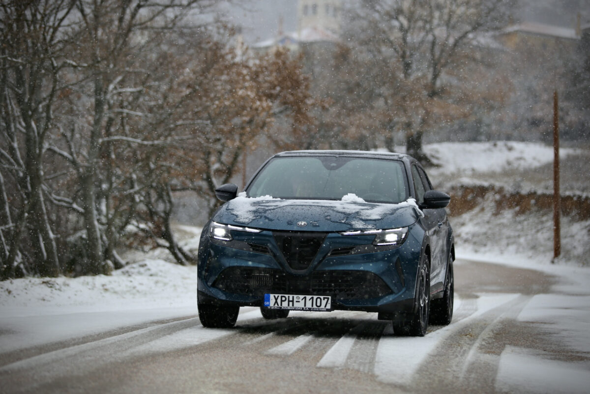 Μας “πήρε τα μυαλά” η Alfa Romeo Junior Ibrida 1.2 145 PS eDCT