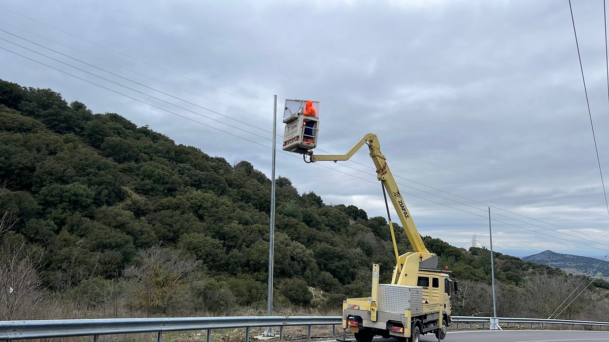 Θεσσαλονίκη: Τοποθετήθηκαν φώτα στον δρόμο Ωραιοκάστρου προς Μελισσοχώρι (ΦΩΤΟ)