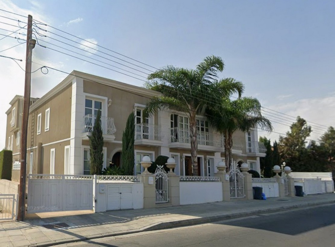 Συμβόλαιο «καίει» τον Φειδία Παναγιώτου για το «πολιτικό γραφείο» με πισίνα και τέσσερις κρεβατοκάμαρες