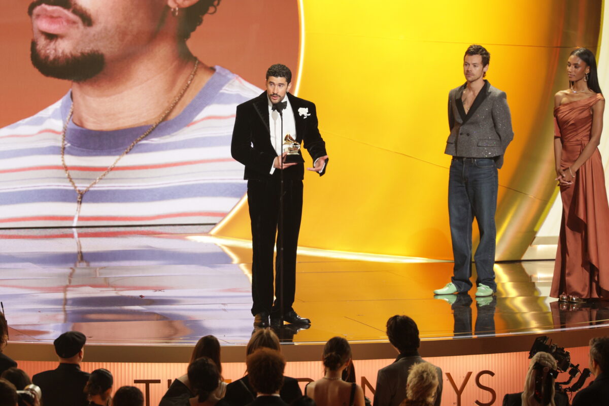 Grammy 2026: Οι νικητές, τα ρεκόρ και οι «παλιές νίκες» (VIDEO)