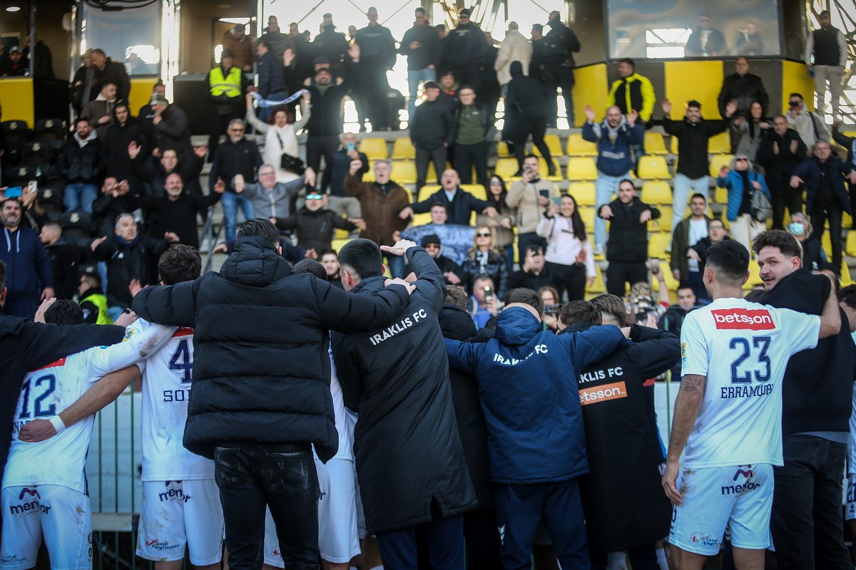 Ηρακλής: Αποδίδει φόρο τιμής στα 57 θύματα των Τεμπών