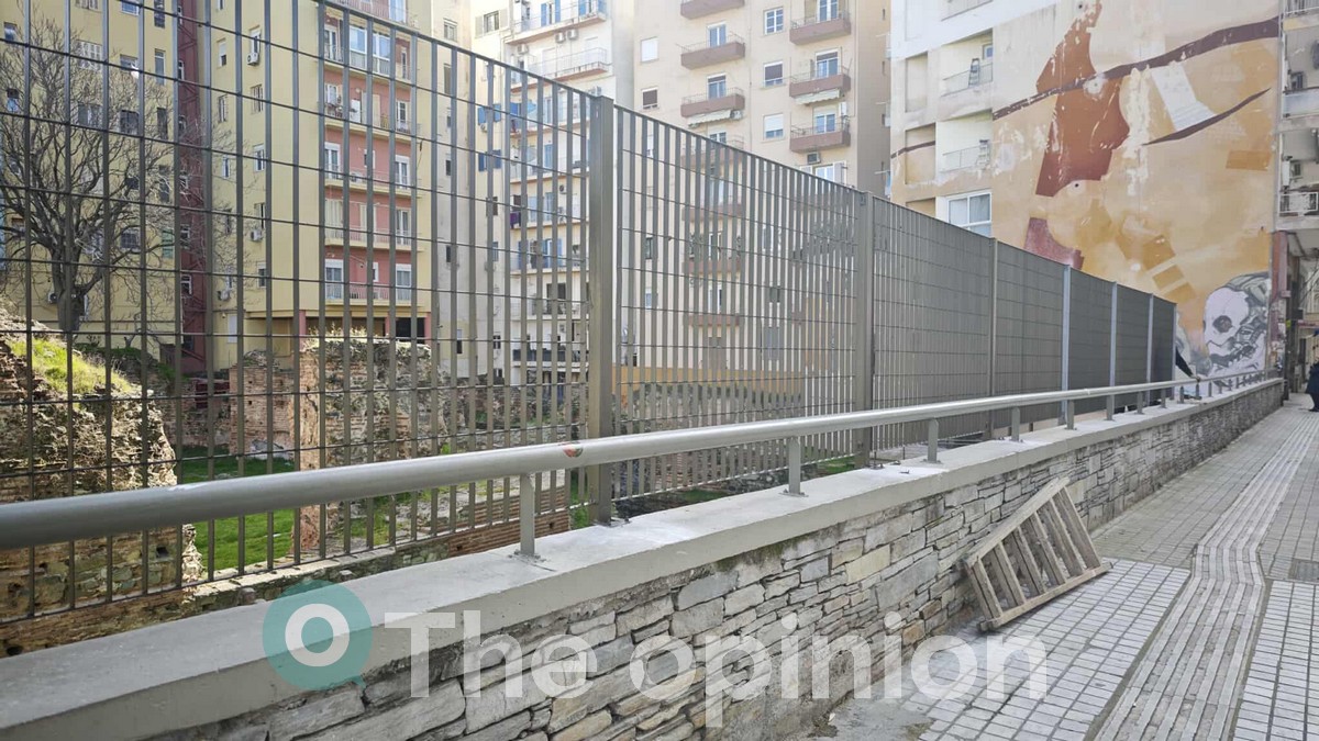 Θεσσαλονίκη: Μπήκαν ξανά κάγκελα στην Ναυαρίνου (ΦΩΤΟ – VIDEO)