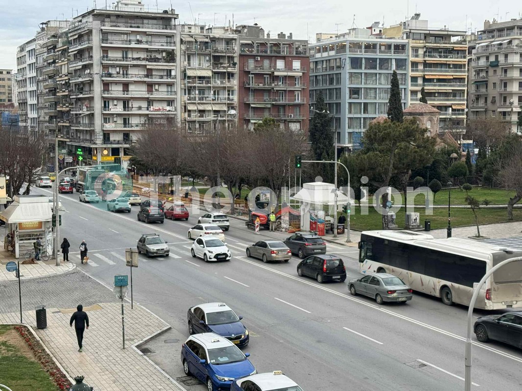 Σε αναπτυξιακό εγκλωβισμό