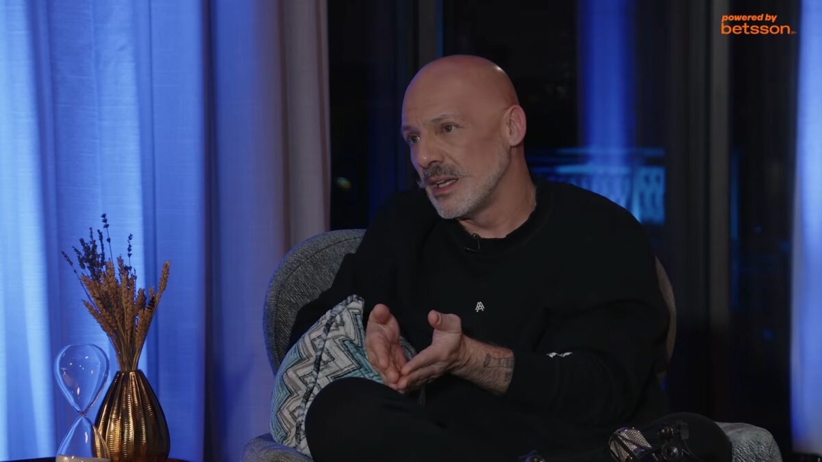 Μουτσινάς: «Κάθε πρωί παίρνω ένα χάπι για μία θρόμβωση» (VIDEO)