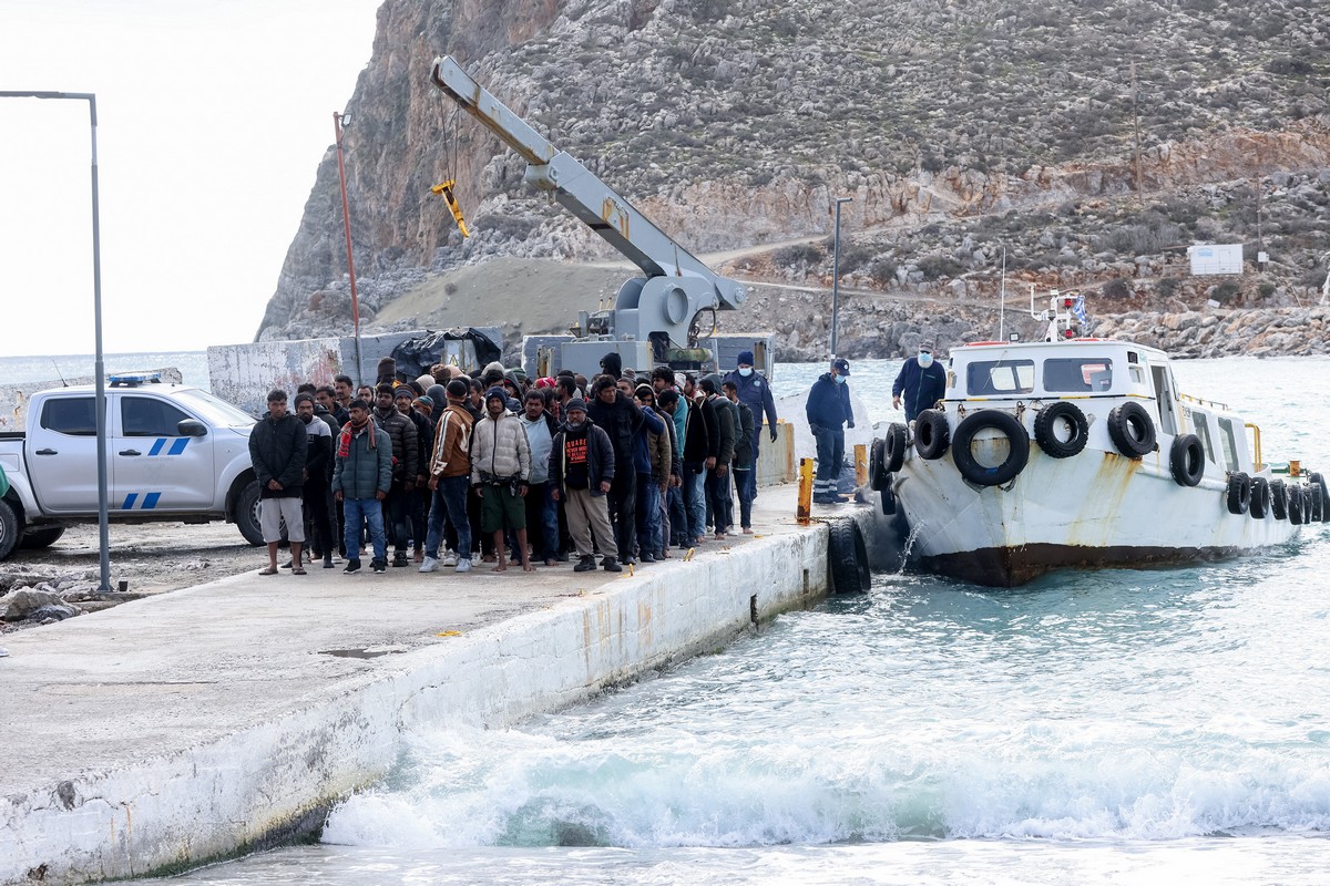 Τρεις νεκροί μετανάστες και 25 αγνοούμενοι σε ναυάγιο στην Κρήτη – 67 διασωθέντες από δεύτερο σκάφος