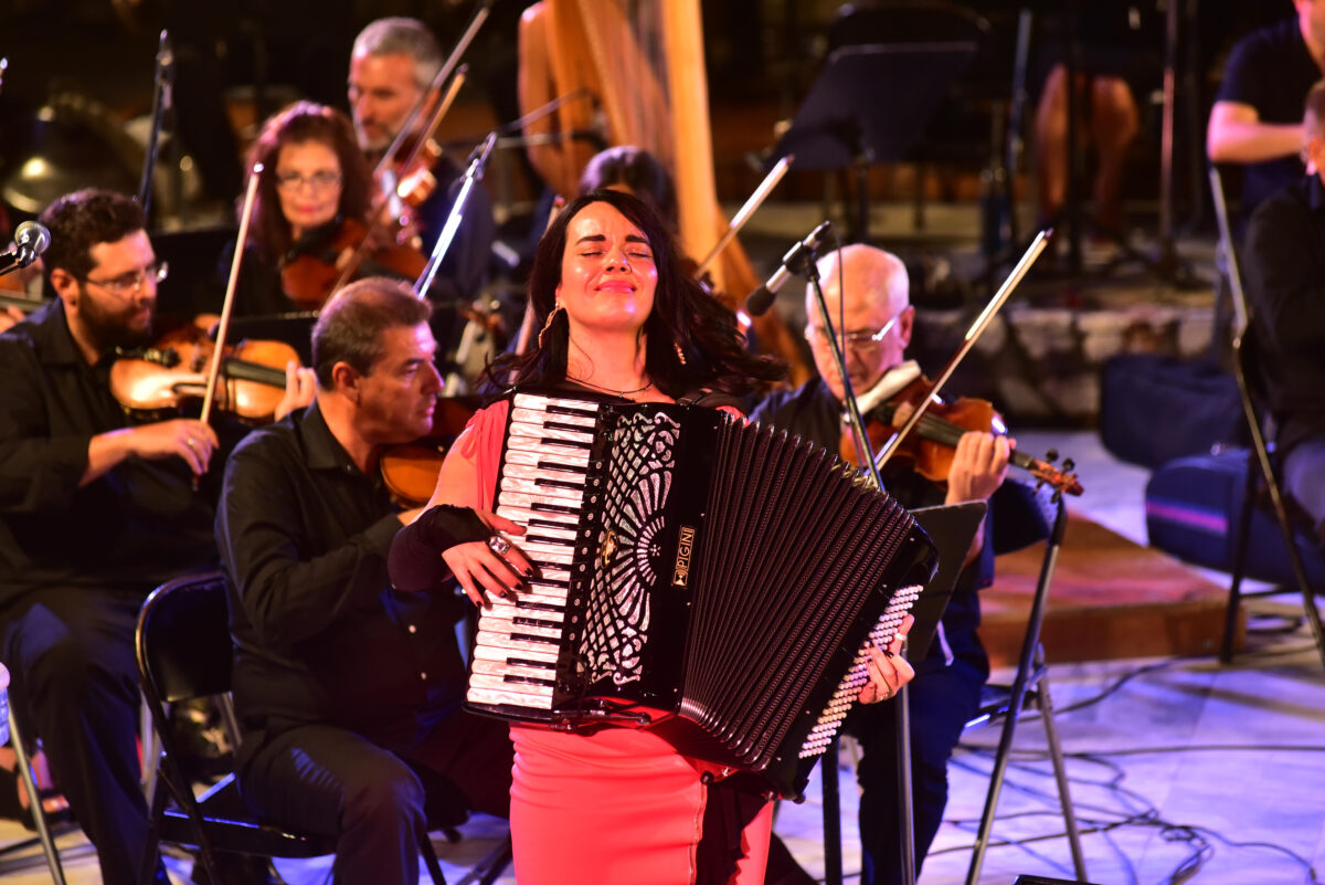 «Μια βεντάλια από γυναίκες» της Ζωής Τηγανούρια  στο Μέγαρο Μουσικής Θεσσαλονίκης