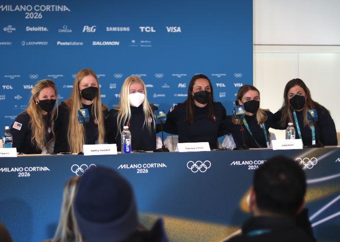 Με μάσκες στο Μιλάνο λόγω… norovirus*