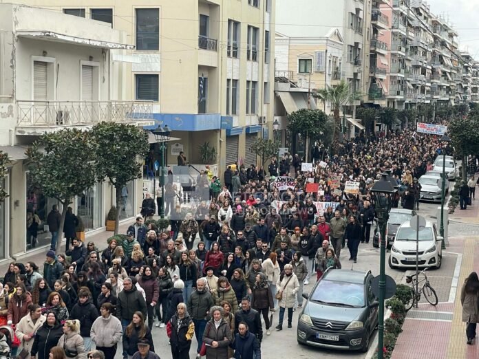 Κινητοποιήσεις σε Φλώρινα και Βόλο για την τραγωδία  των Τεμπών (VIDEO)