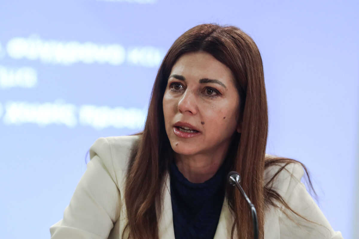 «Ζητήσαμε πλήρεις εξηγήσεις» – Τελεσίγραφο από Ζαχαράκη για τα επεισόδια στο ΑΠΘ (VIDEO)