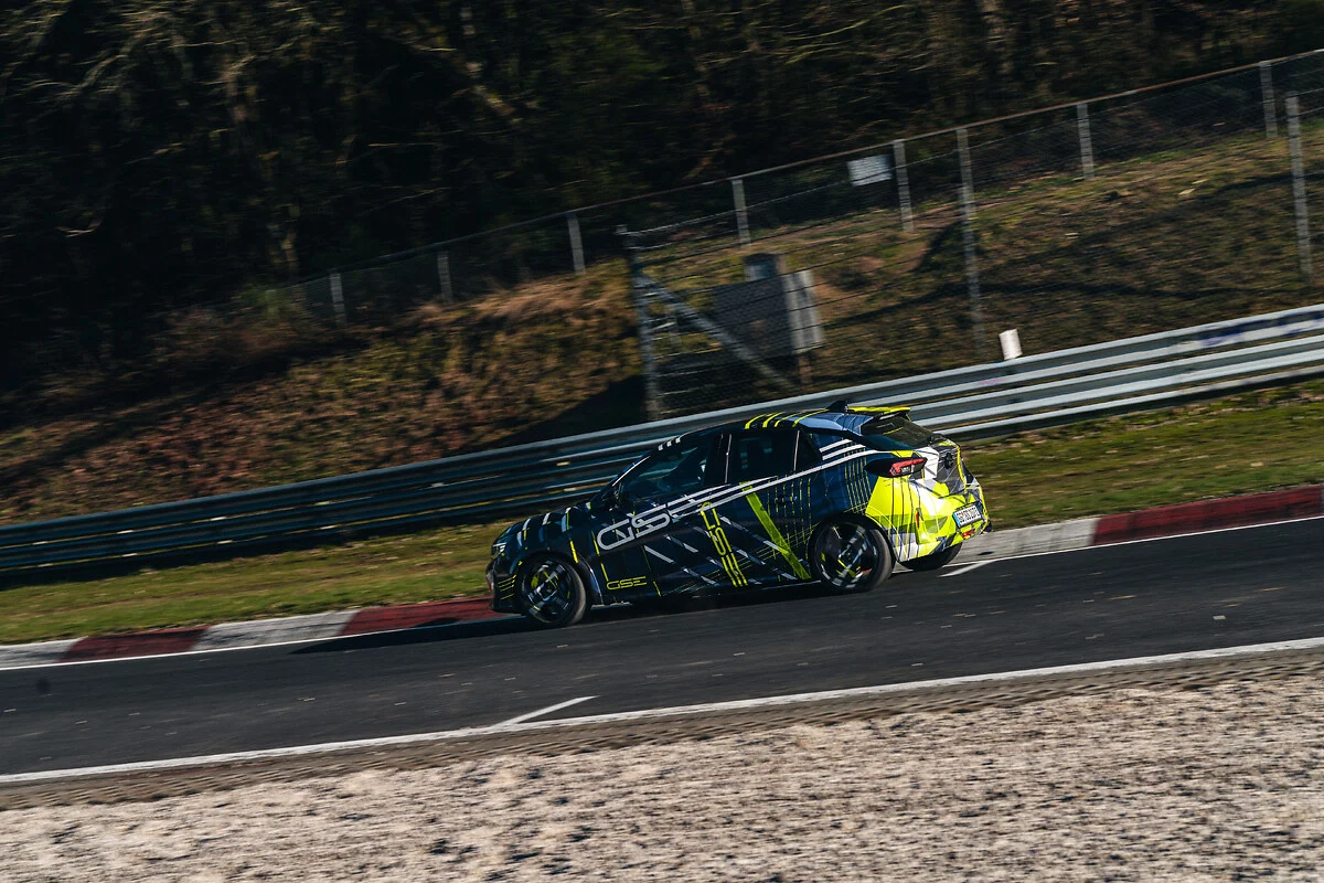 Στο Nürburgring οι τελευταίες δοκιμές του νέου Corsa GSE