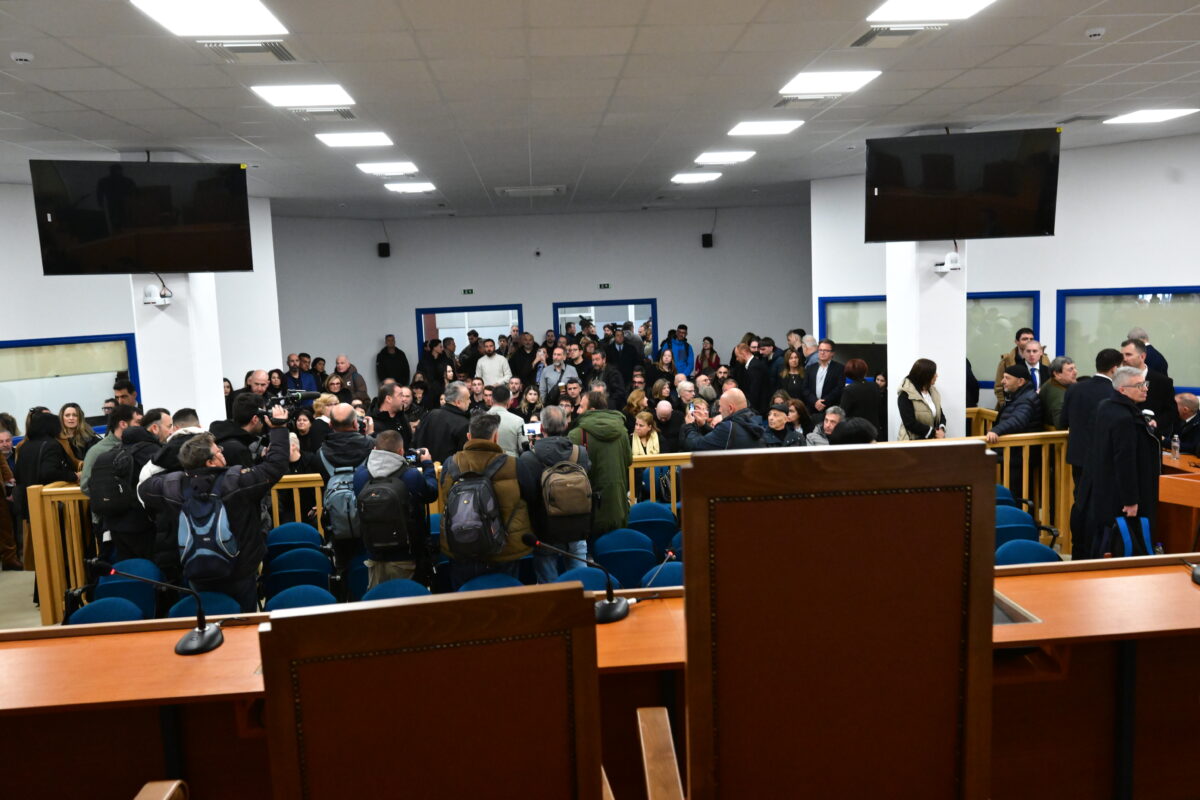 Τέμπη: Η “χρυσή” αίθουσα μιας μεγάλης τραγωδίας