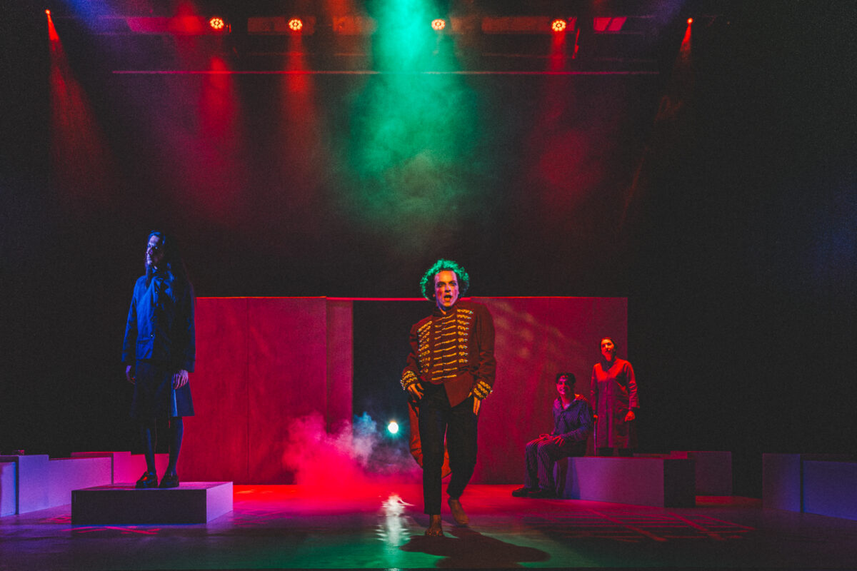 «Η Πλατφόρμα:  Παράταση παραστάσεων στο Θέατρο Αυλαία 