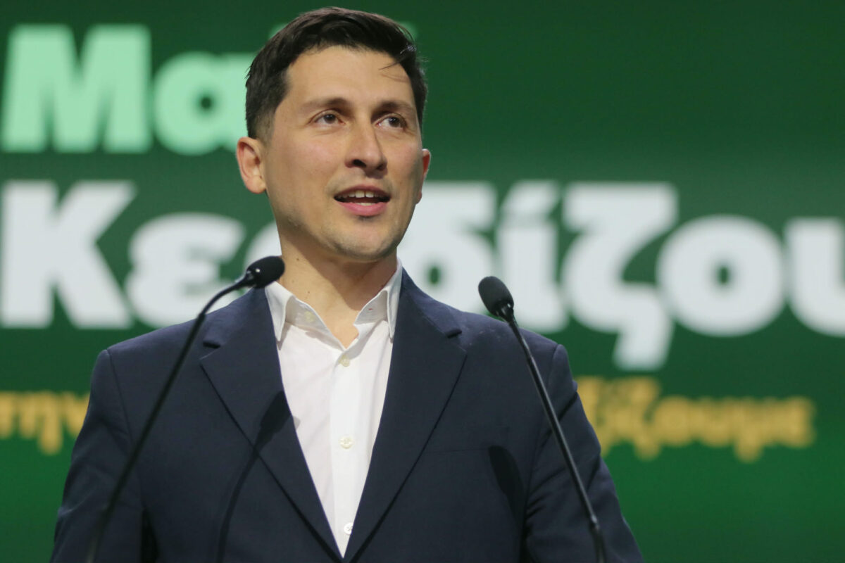 Χρηστίδης στο 4ο Συνέδριο ΠΑΣΟΚ: Ακούμε αριθμούς, δείκτες, ποσοστά και χάνεται ο καθημερινός άνθρωπος