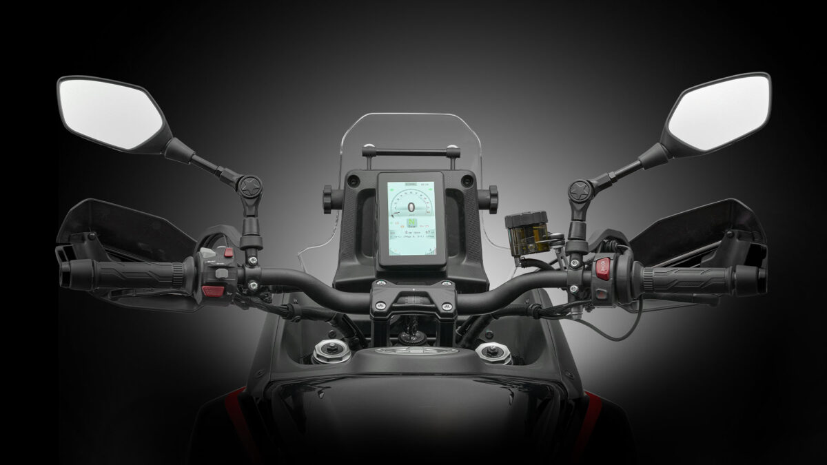 QJMOTOR SRT 450RX: Εντυπωσίασε με την πρώτη παρουσίαση στην Ελλάδα