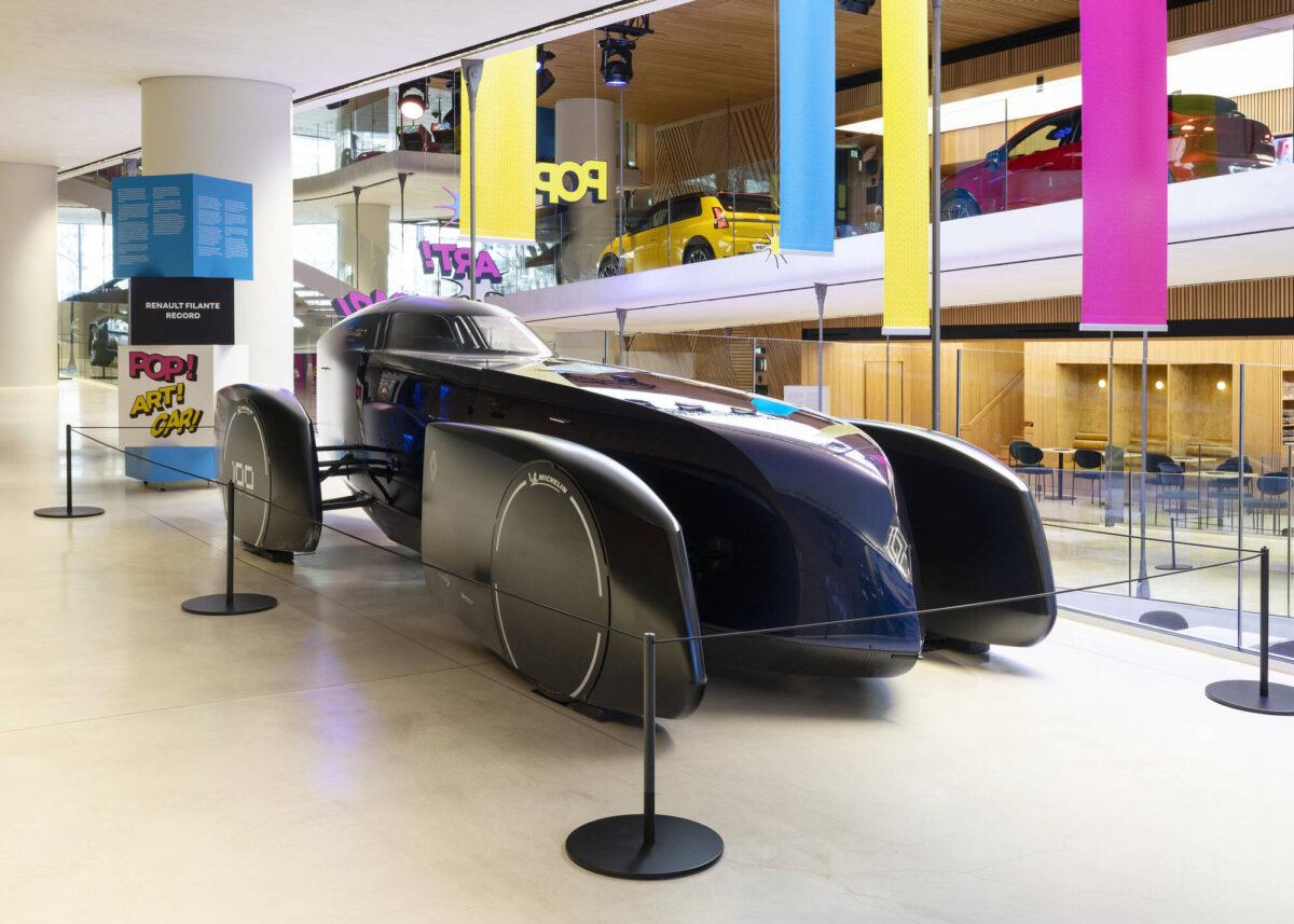 Το αυτοκίνητο ως έργο τέχνης στην έκθεση της Renault Carwalk Popart