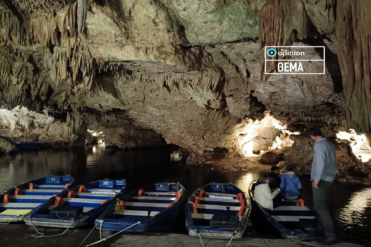 Σπήλαιο Διρού: Στο εντυπωσιακό λιμναίο σπήλαιο της Πελοποννήσου (ΦΩΤΟ)