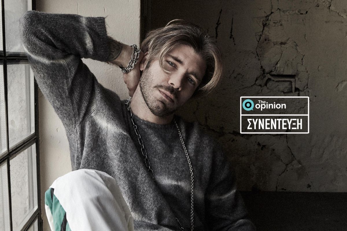 Στέλιος Τσουκιάς στο TheOpinion: «Ζούμε σε μια εποχή που όλα μοιάζουν πολύ κοντά και ταυτόχρονα πολύ μακριά»