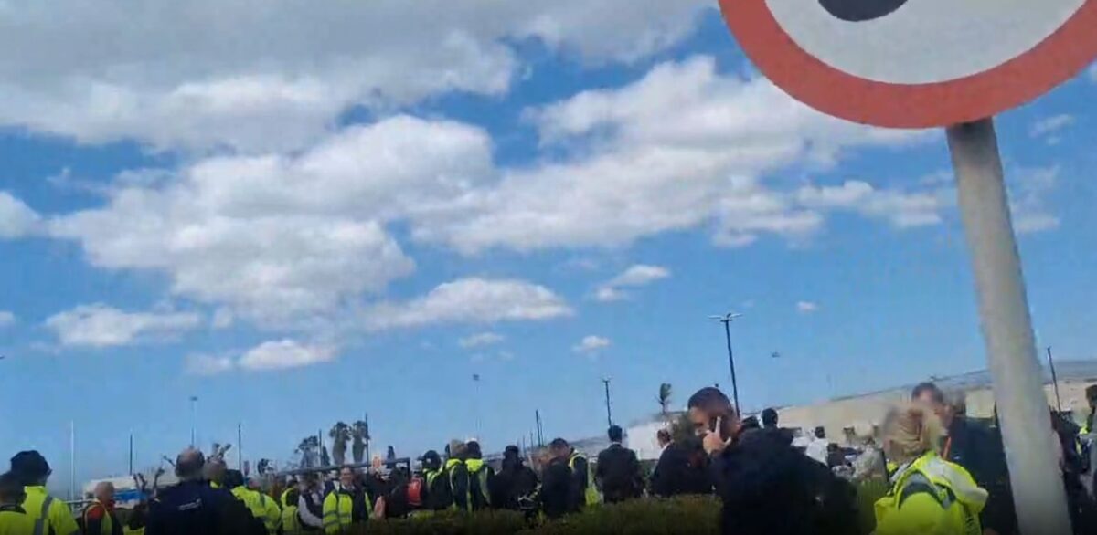 Εκκενώνεται το αεροδρόμιο Πάφου στην Κύπρο