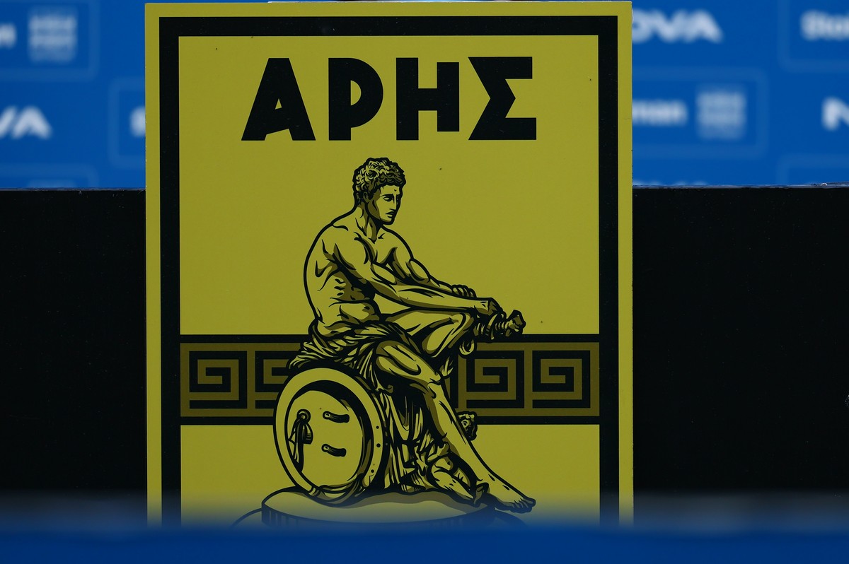 Σοκαριστικές αποκαλύψεις από πρώην παίκτη του Άρη: «Μπήκαν οπαδοί με όπλα στα αποδυτήρια και μας απείλησαν» – Τι απαντούν οι «κιτρινόμαυροι»