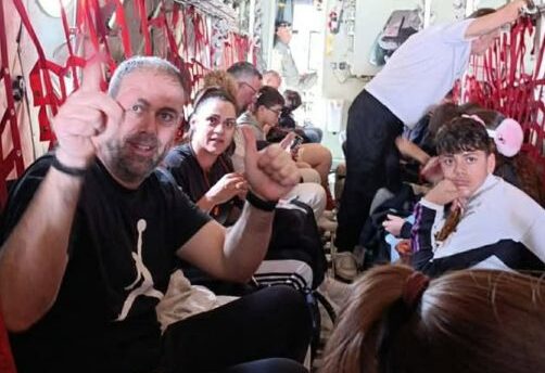 Επιστρέφουν με C-130 οι 13 γονείς-συνοδοί της αποστολής μπάσκετ του Άρη (ΦΩΤΟ)