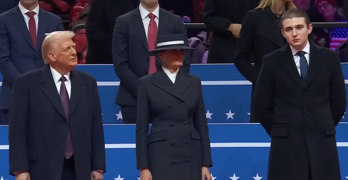 Viral το #SendBarron στις ΗΠΑ – Θέλουν τον γιο του Τραμπ να πάει στον πόλεμο