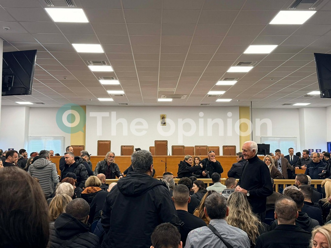 Αντιδράσεις για τη διακοπή της δίκης των Τεμπών: «Φάρσα στα αυτιά μας – “Γολγοθάς” για τις οικογένειες»