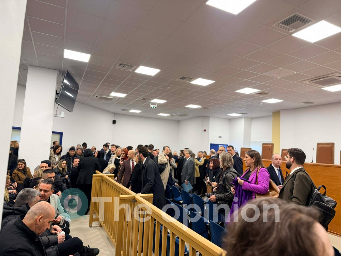 Ισχυρές αστυνομικές δυνάμεις ενόψει της επανέναρξης της δίκης για το δυστύχημα στα Τέμπη