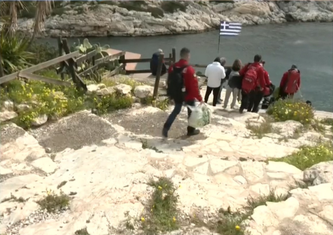 Βουλιαγμένη: Κατέγραψε τον θάνατό του ο 34χρονος δύτης – Τα πιθανά σενάρια για το πώς εγκλωβίστηκε (VIDEO)