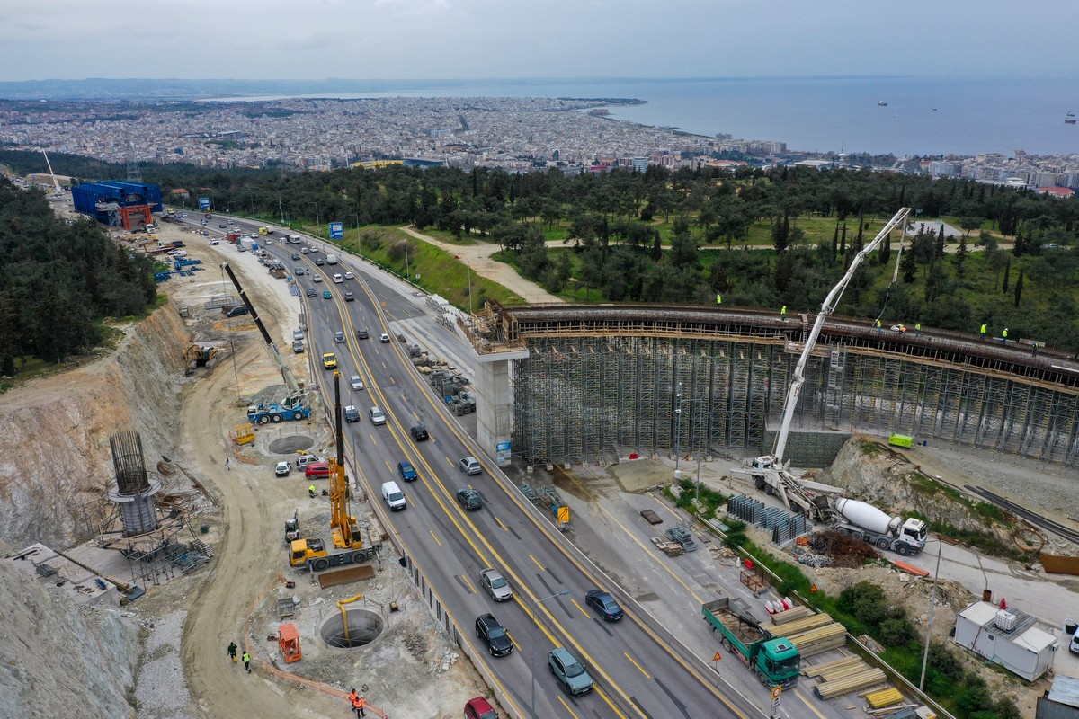 Η απαρχαιωμένη Περιφερειακή Οδός της Θεσσαλονίκης και τα «ματωμένα» τούνελ (VIDEO)