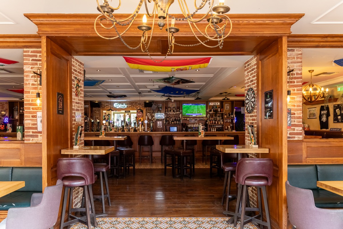 Harat’s Irish Pub: Το σημείο που η βραδινή έξοδος αποκτά ρυθμό