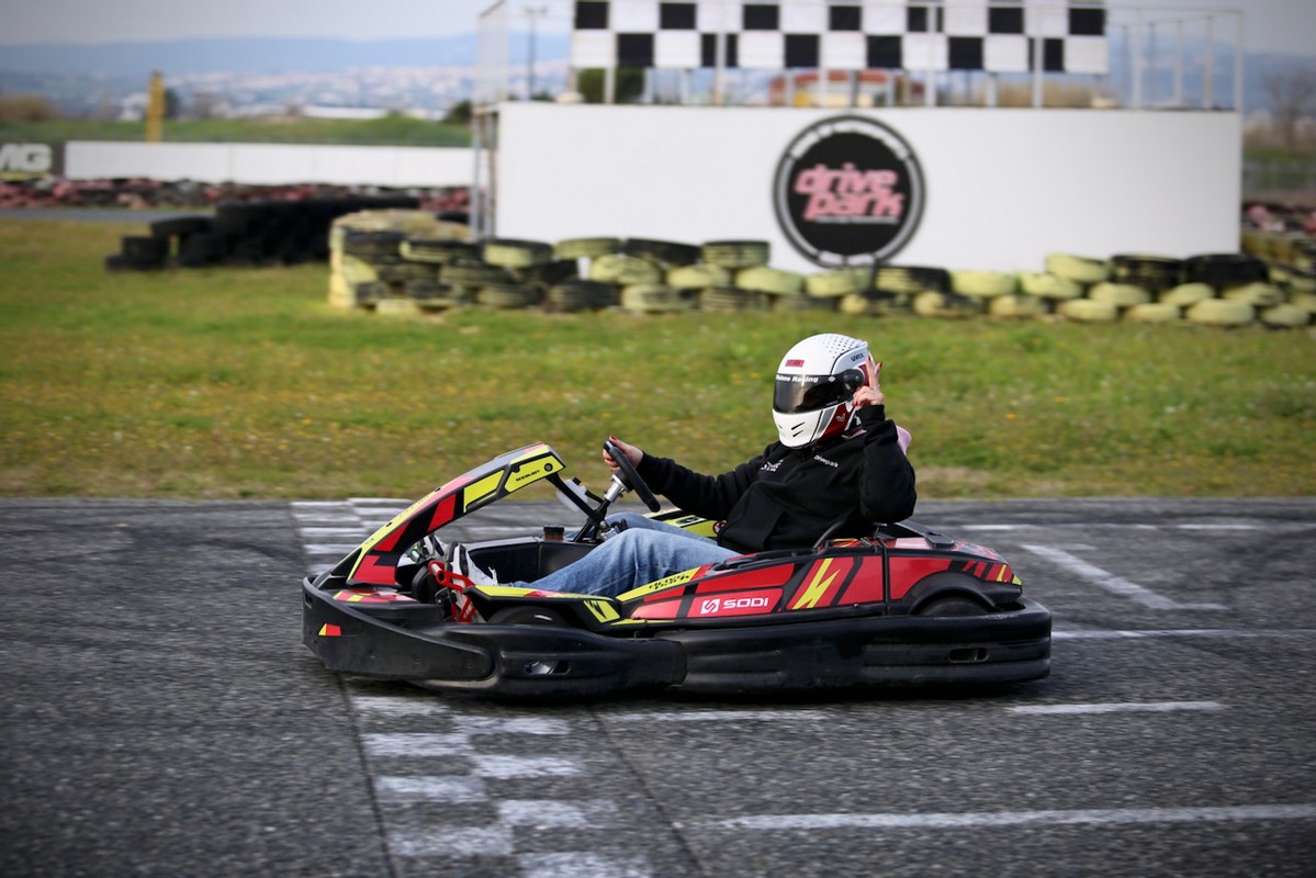 Μήπως τελικά οι γυναίκες οδηγούν καλύτερα από τους άνδρες; Η οδηγός ράλι Όλγα Μέρμηγκα απαντά στην εκδήλωση του TheOpinion