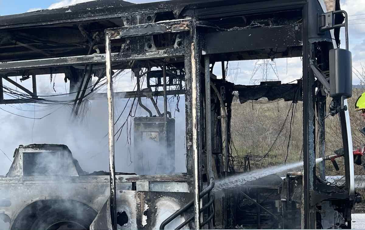 Φωτιά σε λεωφορείο του ΚΤΕΛ στην Ε.Ο Θεσσαλονίκης – Σερρών (VIDEO)