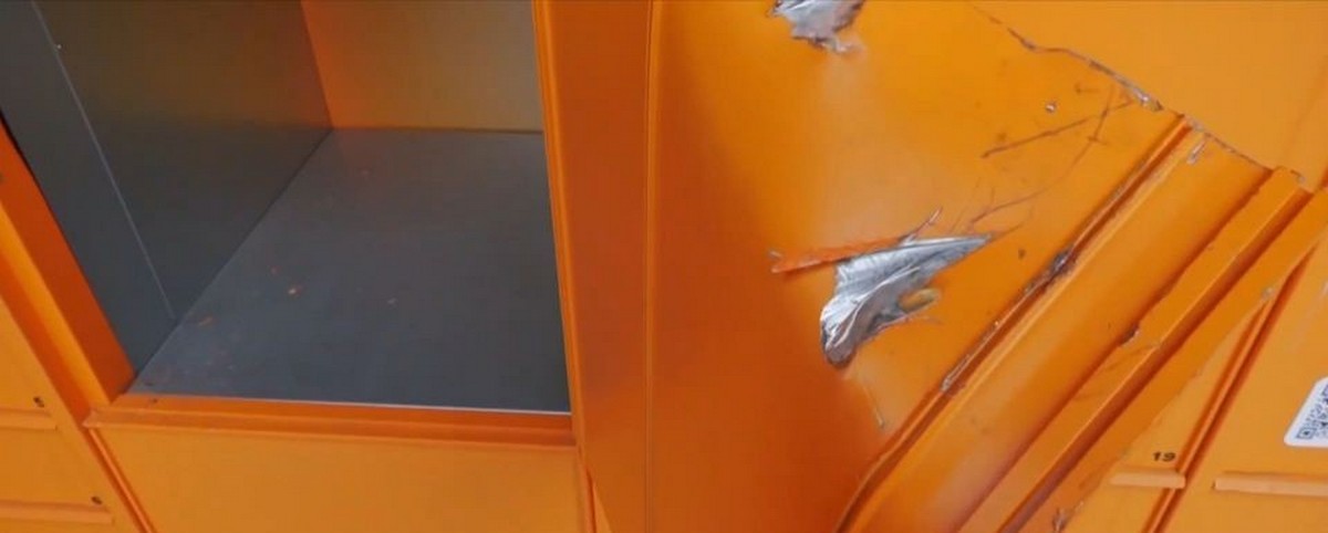 Επτάχρονος κλειδώθηκε σε θυρίδα παραλαβής δεμάτων σε λιμάνι (VIDEO)