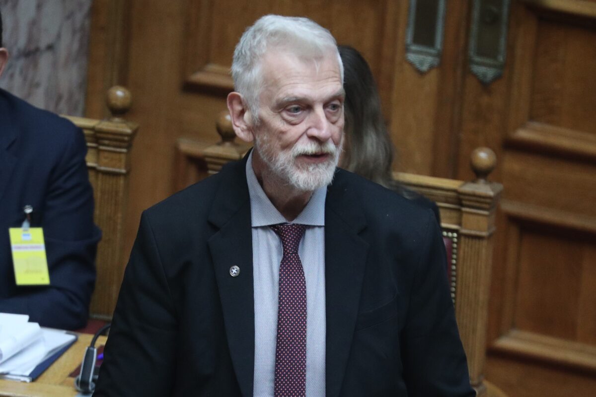 Γ. Λοβέρδος: Περίπου 1.500 Ελληνες έχουν αιτηθεί να επιστρέψουν από τα ΗΑΕ