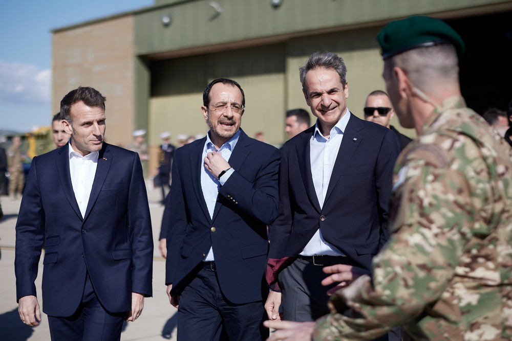 Τριμερής της Πάφου: Τι συζήτησαν Μητσοτάκης, Μακρόν και Χριστοδουλίδης