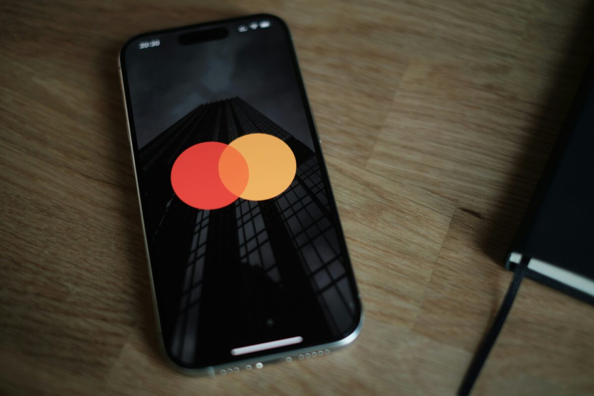 Η μεγάλη ανατροπή: Η Mastercard «ενώνει» τράπεζες και crypto σε μια συμμαχία-μαμούθ