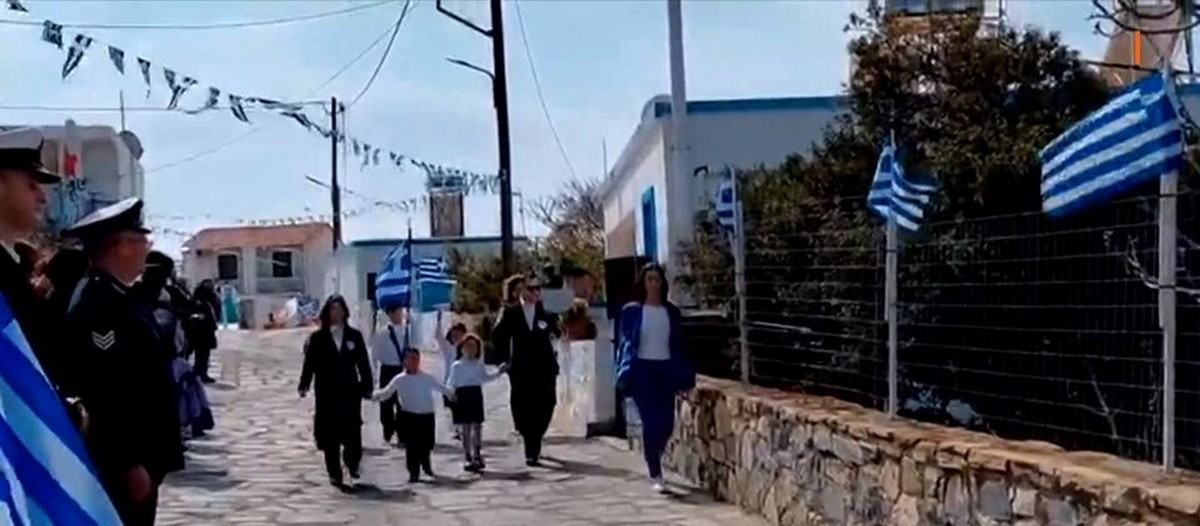 Πήγαν για παρέλαση και θα μείνουν και για…Πάσχα – Εγκλωβισμένοι παραμένουν στη Γαύδο οι μαθητές από τη Βούλα (VIDEO)