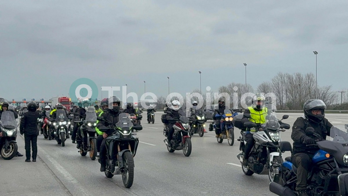 Βουητό κινητήρων στην Εθνική Οδό – Μοτοσικλετιστές στα Τέμπη στη μνήμη των 57 θυμάτων (ΦΩΤΟ+VIDEO)