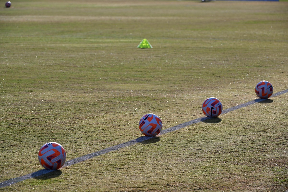 Κατσίκι, αρνί και… ποδόσφαιρο – Το τηλεοπτικό πρόγραμμα της Κυριακής του Πάσχα