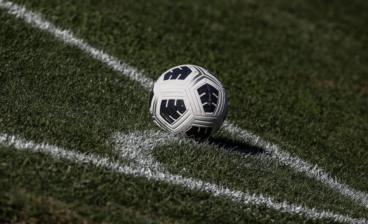 «Φουντώνει» η μάχη στα πρωταθλήματα της ΕΠΣΜ – Τι ισχύει για πρωτιά, πλέι οφ, πλέι άουτ και «ουραγούς» σε Α’, Β’ και Γ’ κατηγορία